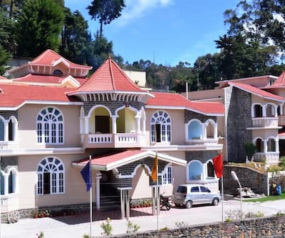 https://imgcld.yatra.com/ytimages/image/upload/t_hotel_yatra_city_desktop/v1446209229/Domestic Hotels/Hotels_Idukki/Hotel Wood Palace/Overview.jpg